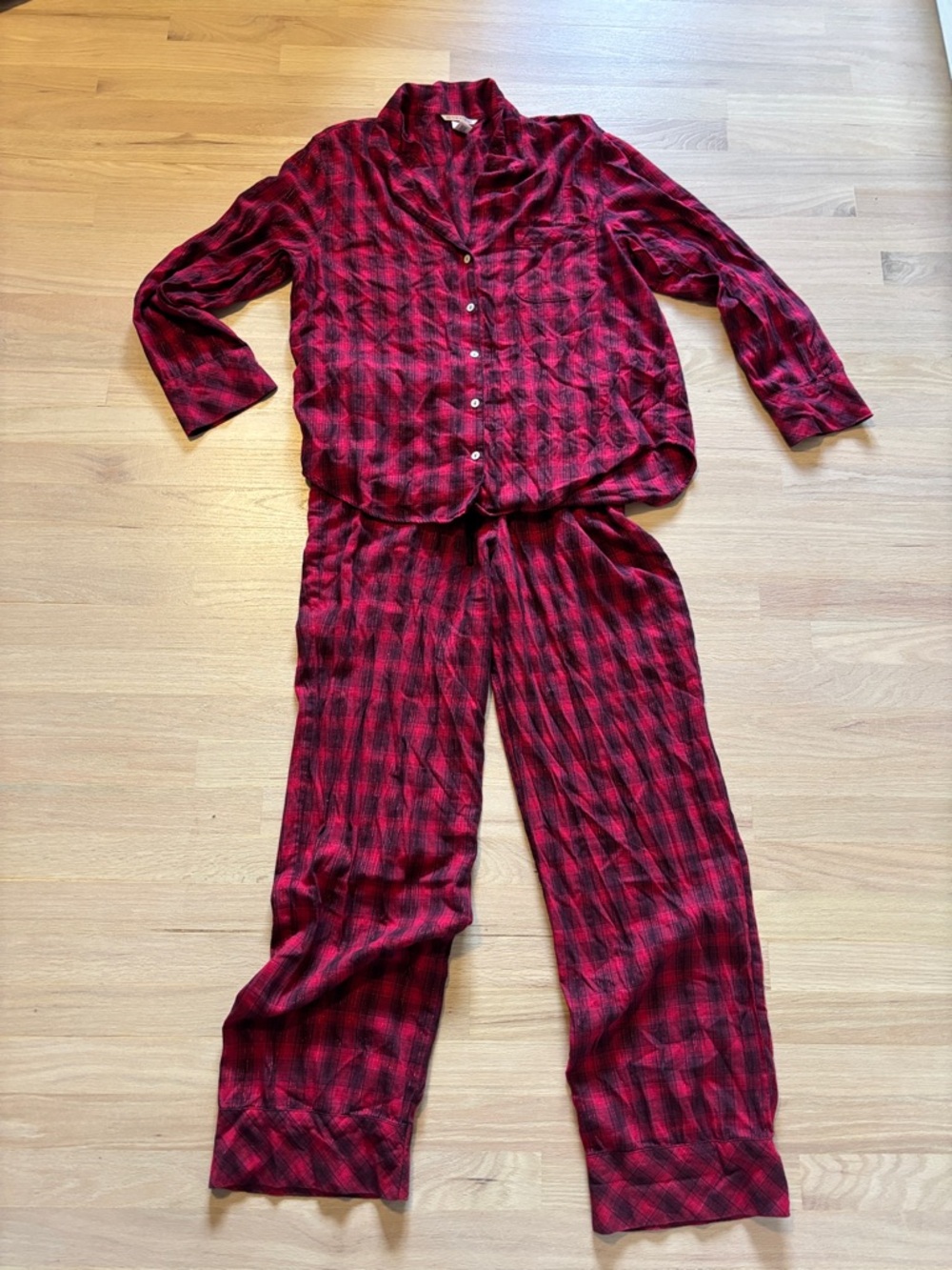 Victoria's Secret Red & Black Plaid Button-Front Pajama Set -224sku